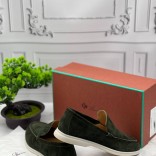 Мужские замшевые лоферы Loro Piana зелёного цвета