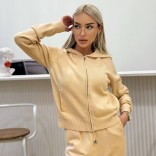 Женский бежевый костюм Loro Piana Premium