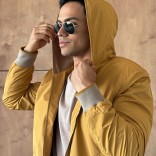 Мужская ветровка Loro Piana бежевого цвета