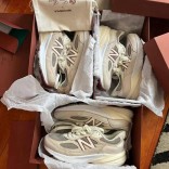 Женские кроссовки Loro Piana x New Balance Premium