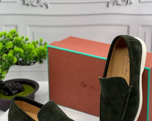 Мужские замшевые лоферы Loro Piana зелёного цвета