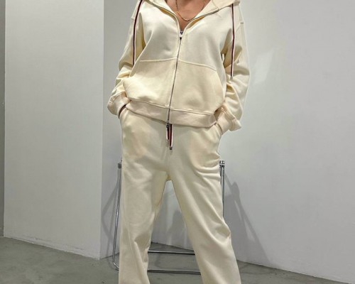 Женский бежевый костюм Loro Piana Premium